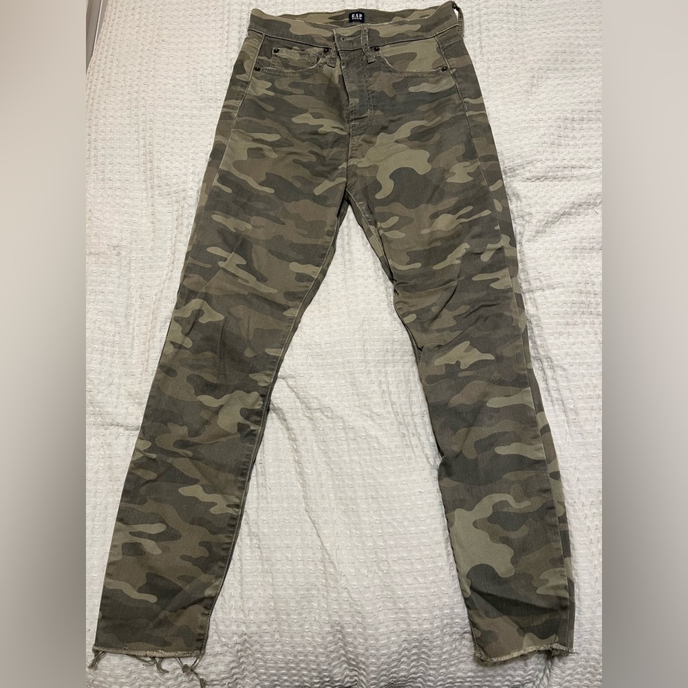 Gap Green Camo Printed Size 26 True Skinny Jeans